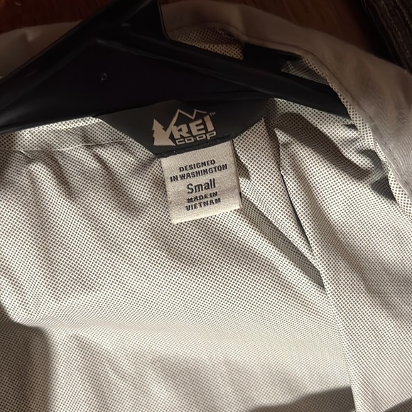 REI rain fly jacket - Picture 3 of 3